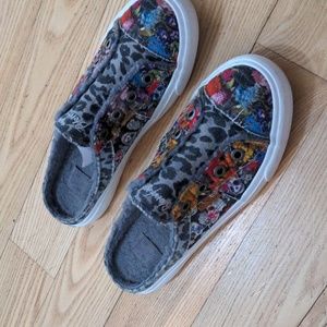 Slip on shoes/sneakers by Blowfish